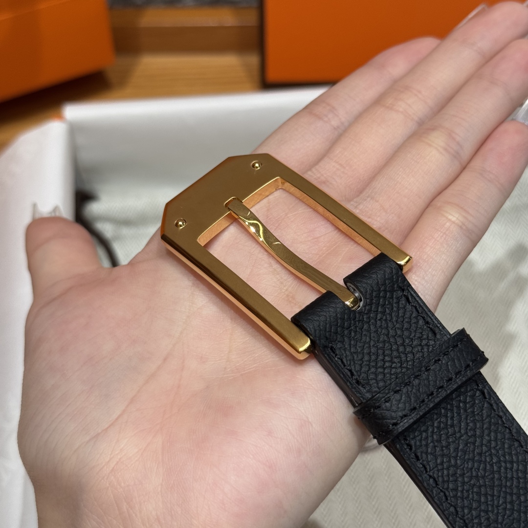 Hermes Women's Epsom Calfskin Belt with Gold Plated Buckle, 26 mm - Black 7 cmp i1752744939506 8264 0 2