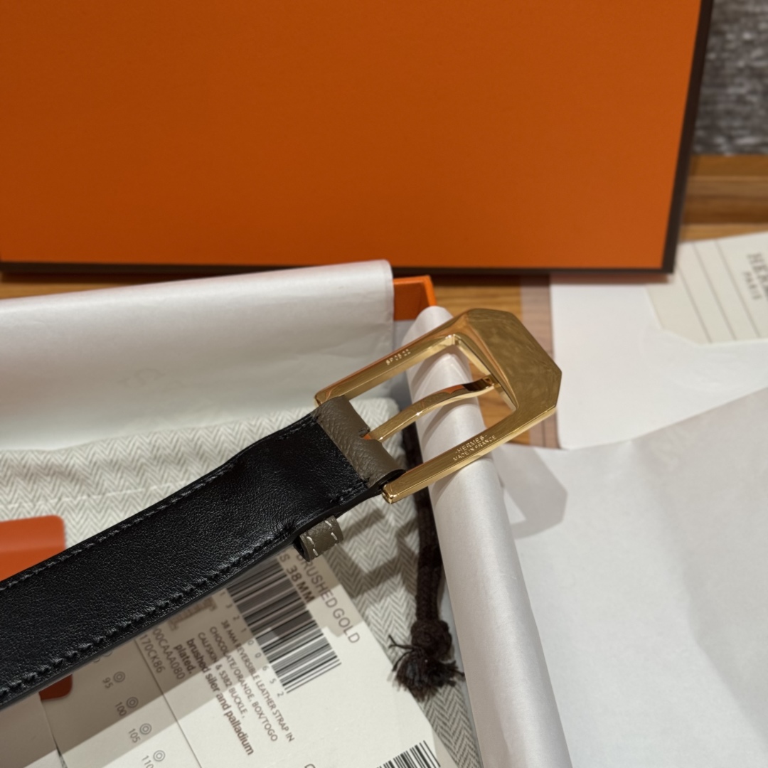 Hermes Epsom Leather Belt with Metal Buckle & 'H' Detail, 26mm Width 7 cmp i1752745021355 9968 0 3