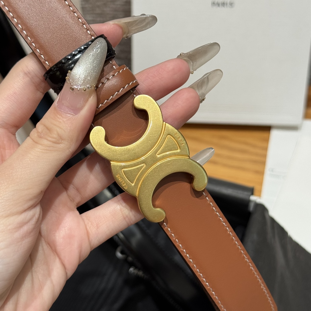 Celine Triomphe 25mm Reversible Belt with Removable Buckle, Tan/Black 6 cmp i1752751622555 1520 0 7