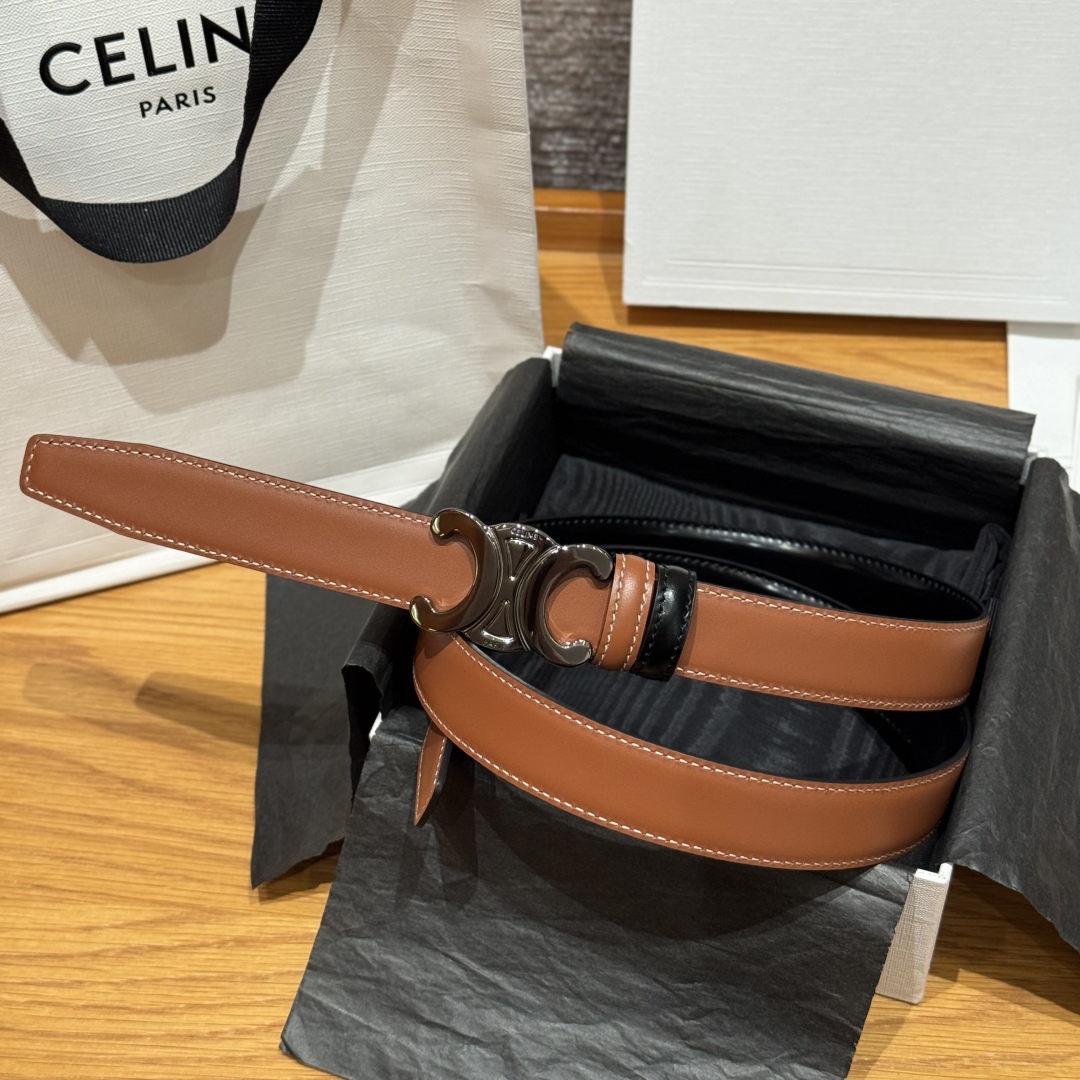 Celine Triomphe 25mm Reversible Belt - Versatile & Stylish Accessory 1 cmp i1752926167132 9591 0 0