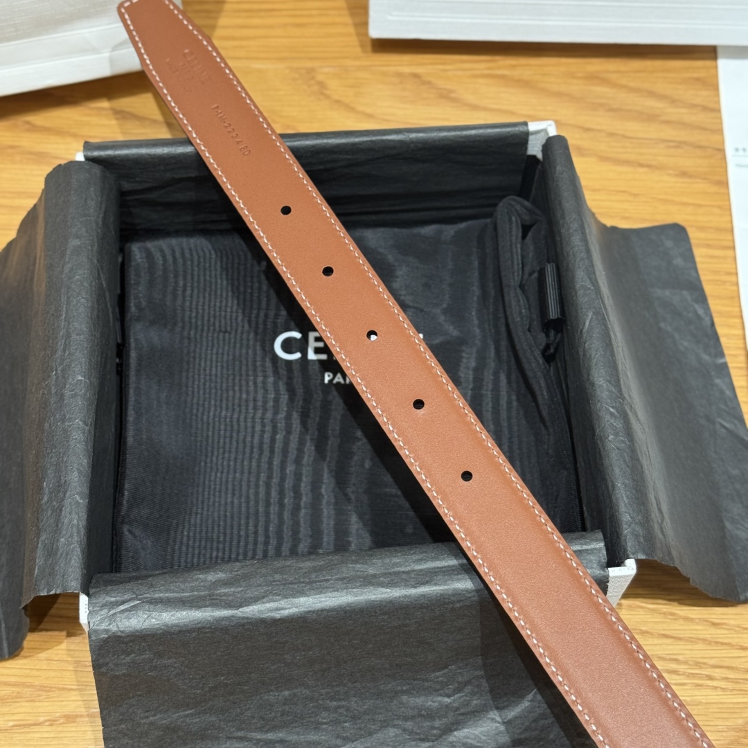 Celine TRIOMPHE 25mm Reversible Belt with Removable Buckle - Tan/Black Leather 7 cmp i1752926178970 1124 0 4