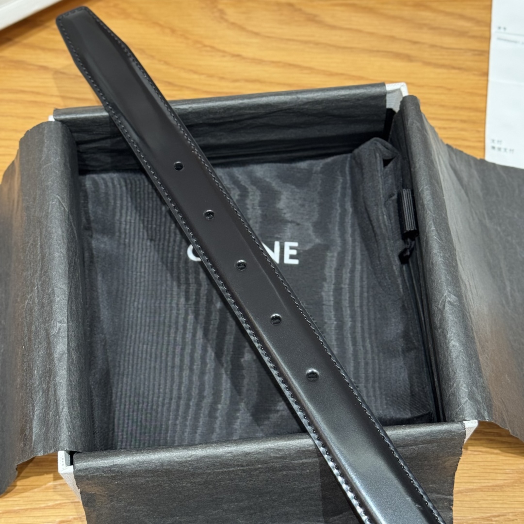 Celine Triomphe Reversible Belt 25mm - Black & White, Adjustable, Iconic Buckle 8 cmp i1752926332096 8278 0 4
