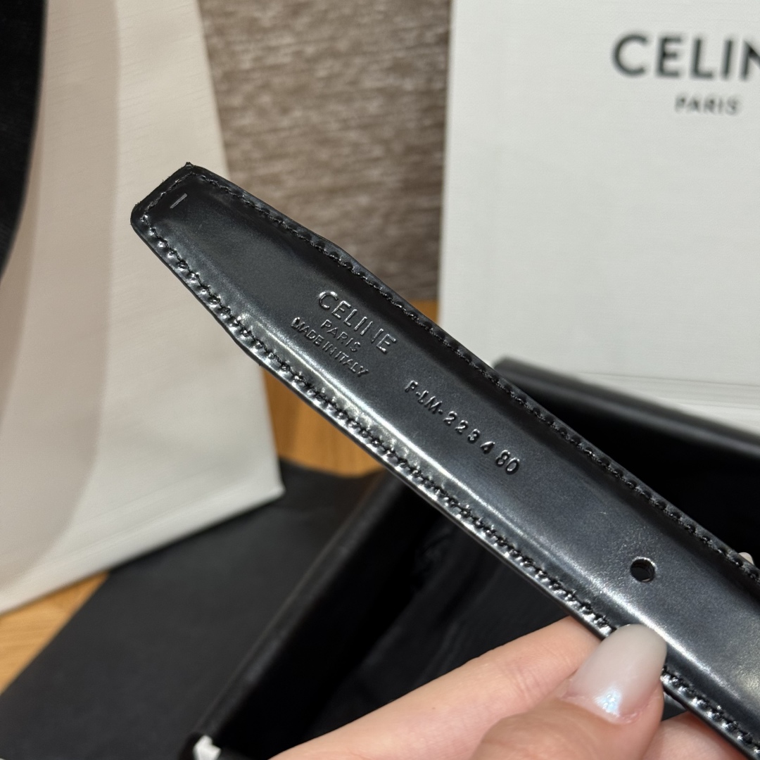Celine Triomphe Buckle Reversible Belt 25mm - Stylish & Versatile Design 9 cmp i1757573881537 9782 0 4