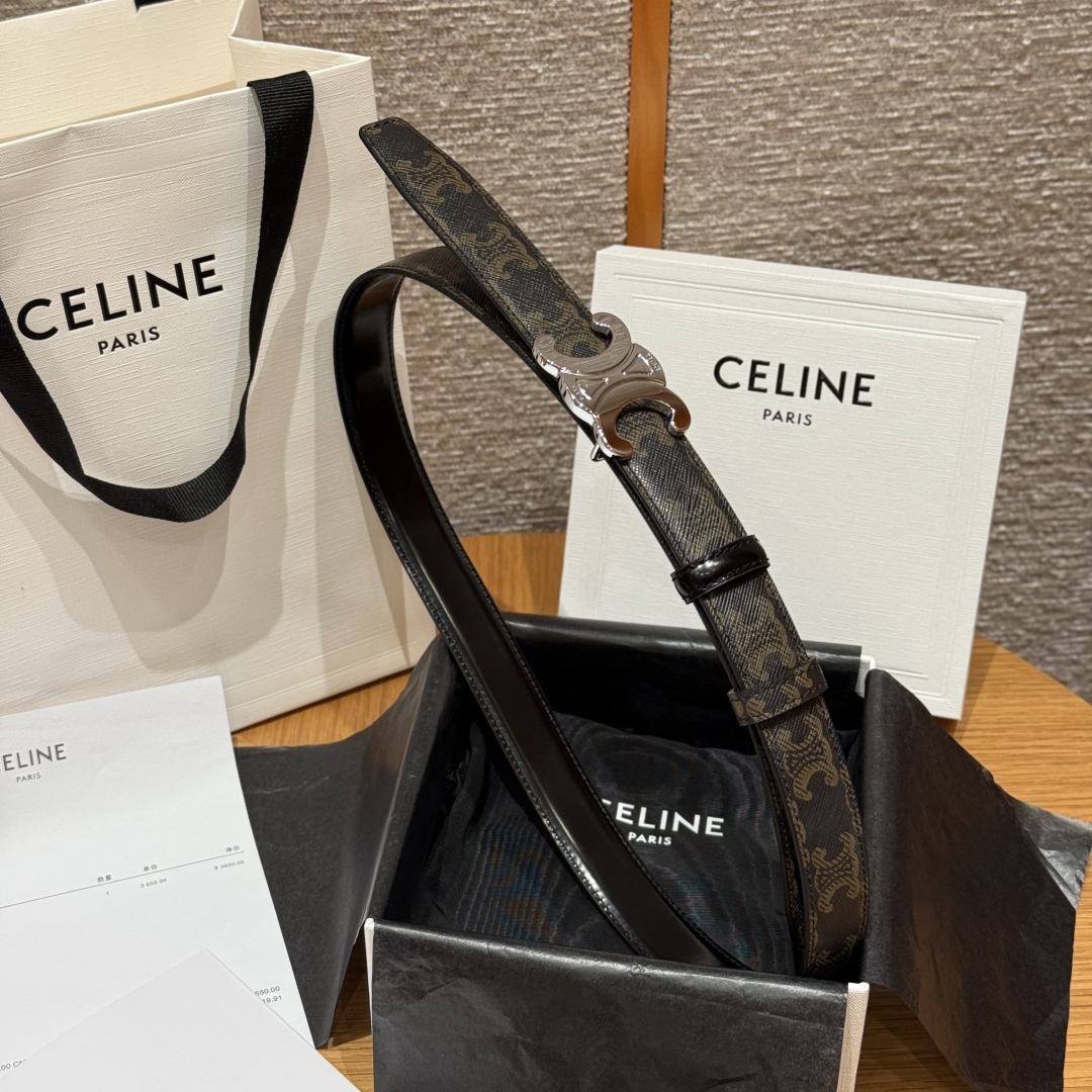 Celine Triomphe Buckle Reversible Belt 25 mm - Iconic Style & Versatility 5 cmp i1757573911652 3327 0 6