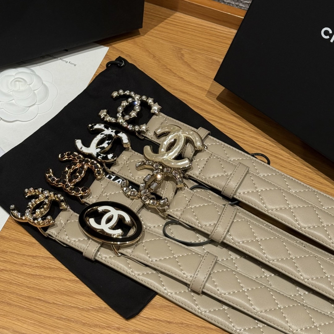 -集合图🥰香家新款女士腰带经典金属双C字母标志，采用菱格羊皮，羊皮质感超柔软，五金扣头做工非常好，显示腰