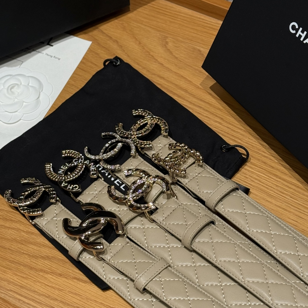 -集合图🥰香家新款女士腰带经典金属双C字母标志，采用菱格羊皮，羊皮质感超柔软，五金扣头做工非常好，显示腰