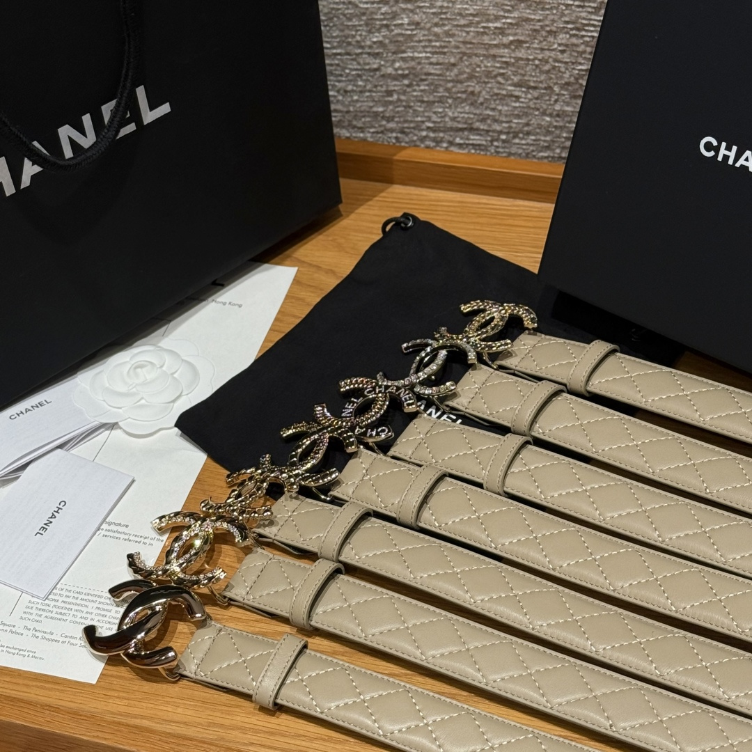 -集合图🥰香家新款女士腰带经典金属双C字母标志，采用菱格羊皮，羊皮质感超柔软，五金扣头做工非常好，显示腰