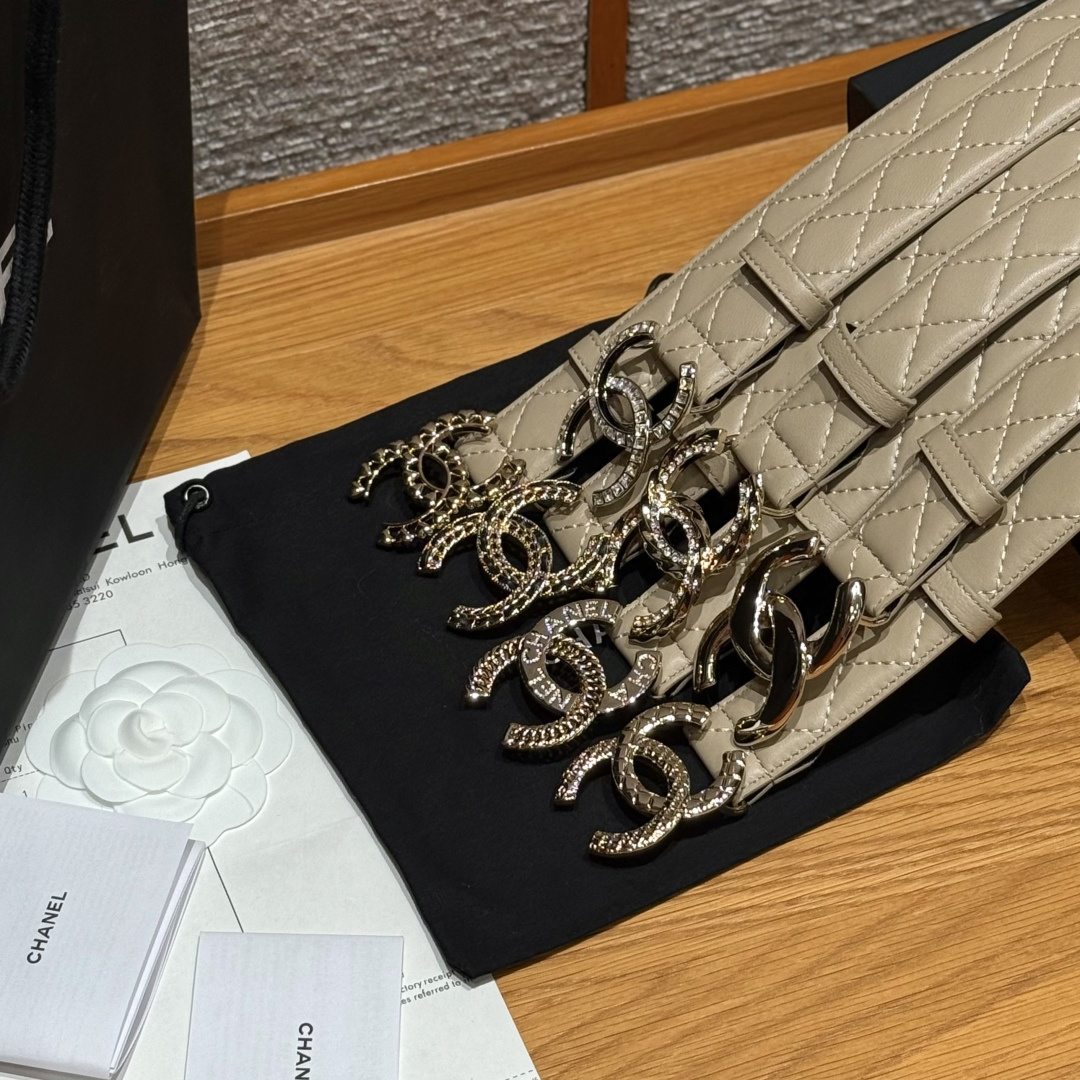 -集合图🥰香家新款女士腰带经典金属双C字母标志，采用菱格羊皮，羊皮质感超柔软，五金扣头做工非常好，显示腰