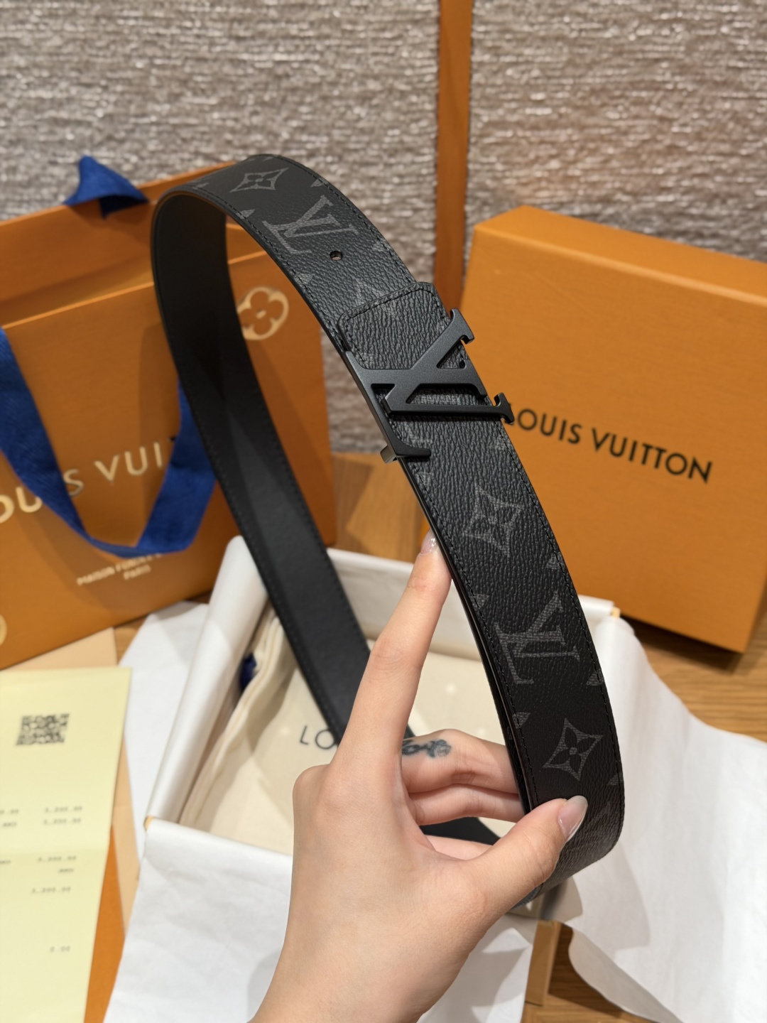 루이비통 LV 이니셜 35mm 양면 벨트 상세 이미지 4