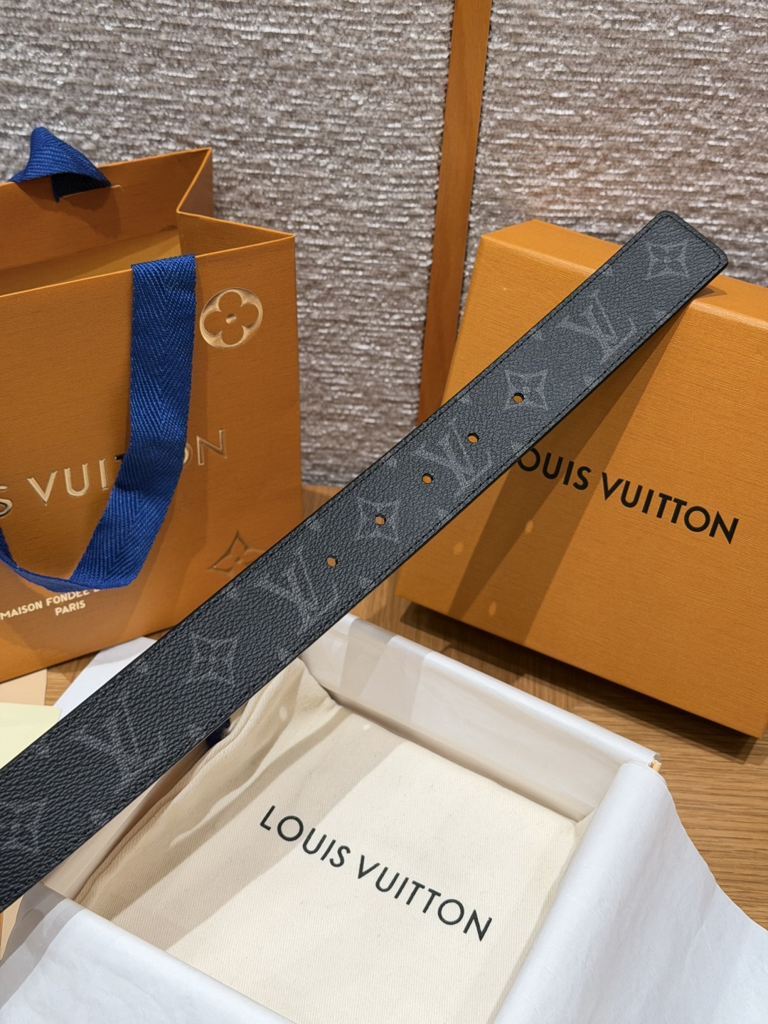 루이비통 LV 이니셜 35mm 양면 벨트 상세 이미지 8