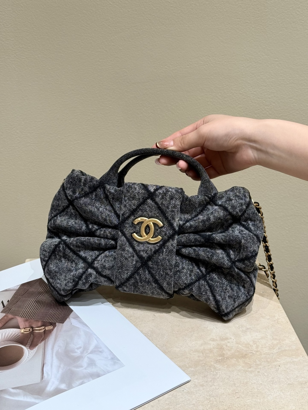 ￼Chanel-Xiaoxiang 25K estilo pasarela bolso de mezclilla con lazo pequeño importado original mezclilla lavada genuina t…