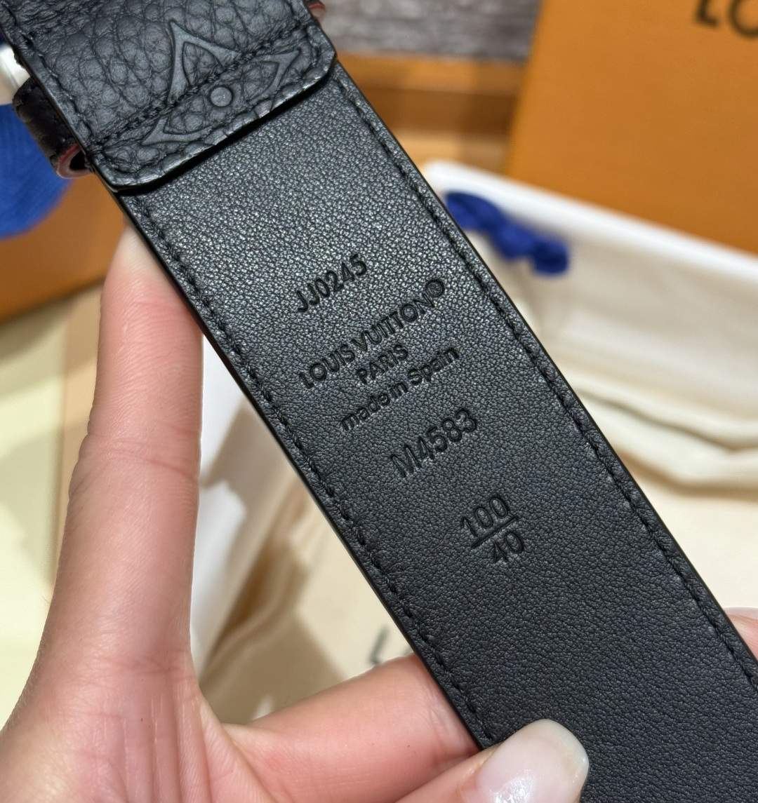 루이비통 모노그램 패턴 소가죽 35mm 벨트 상세 이미지 8