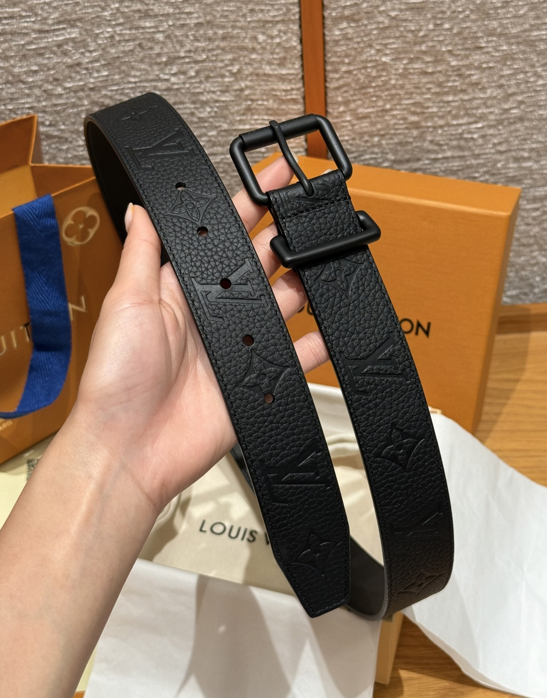 루이비통 블랙 소가죽 모노그램 벨트 35mm 상세 이미지 5
