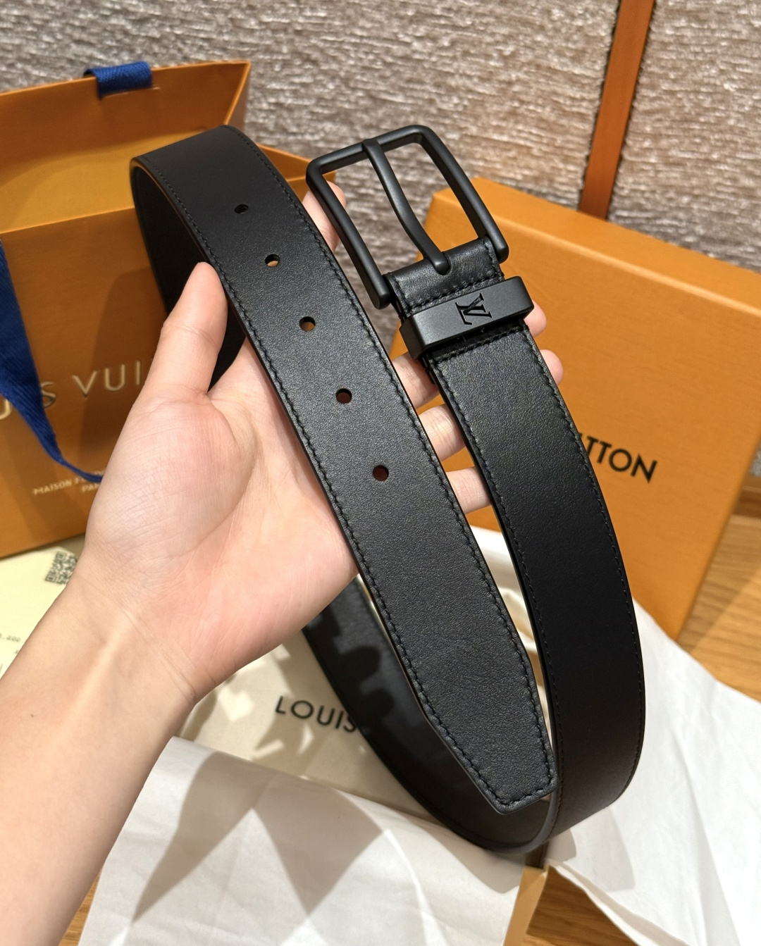 루이비통 LV 엠보싱 슬림 가죽 벨트 상세 이미지 5