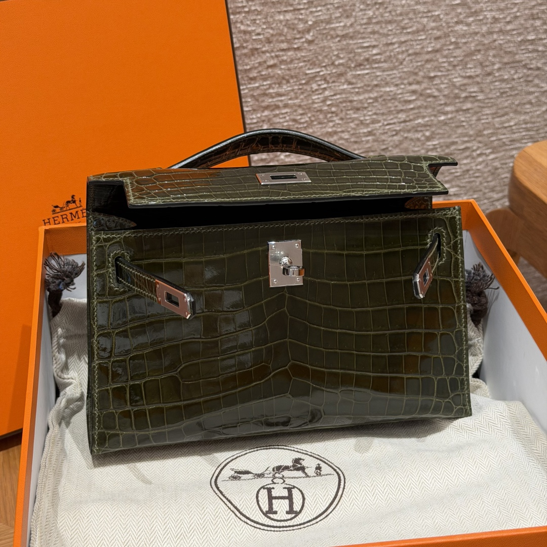 Hermès Kelly Pochette 22cm