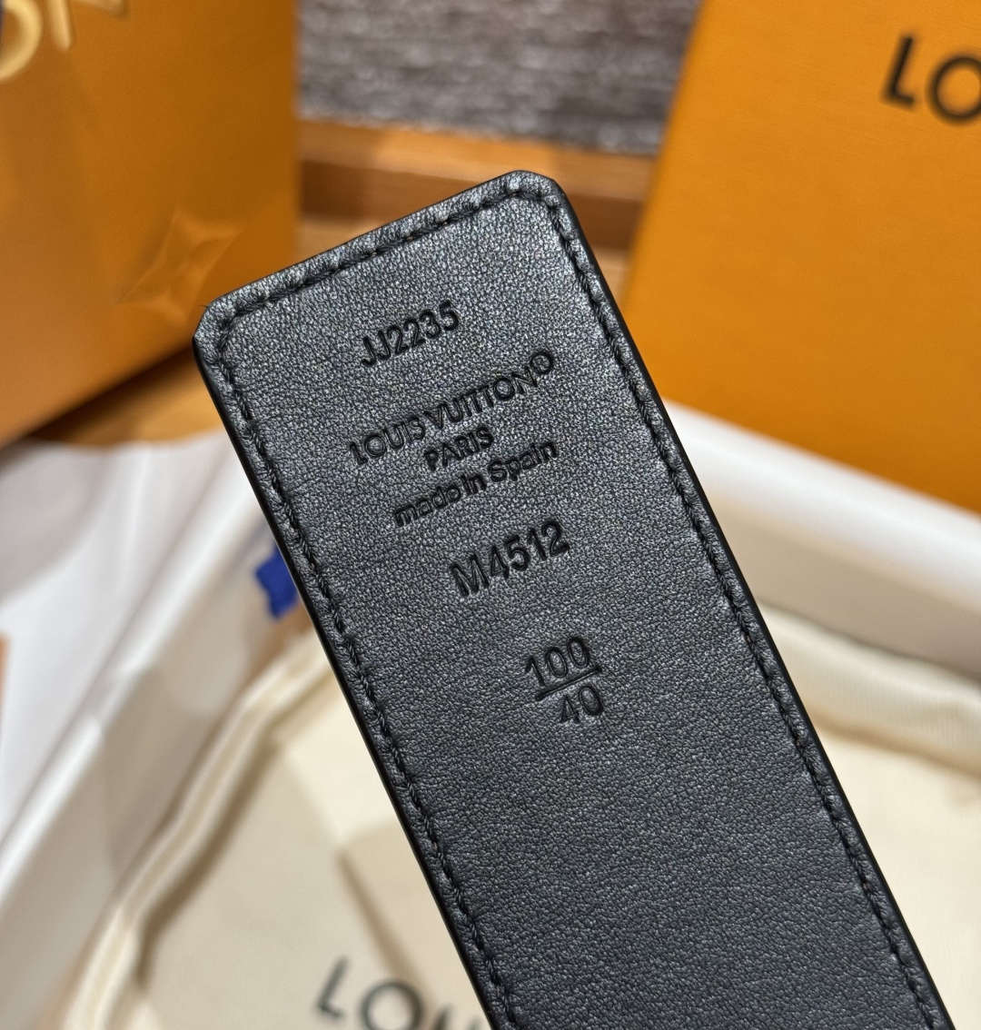 루이비통 JD350 타우릴롱 리버시블 가죽 벨트 상세 이미지 9