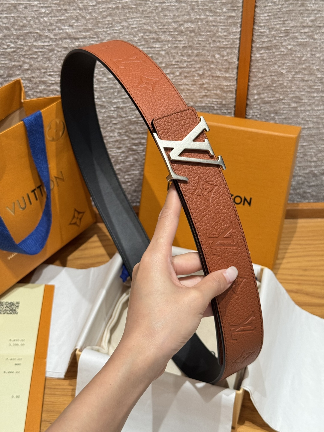 루이비통 모노그램 엠보싱 소가죽 리버서블 벨트 상세 이미지 5