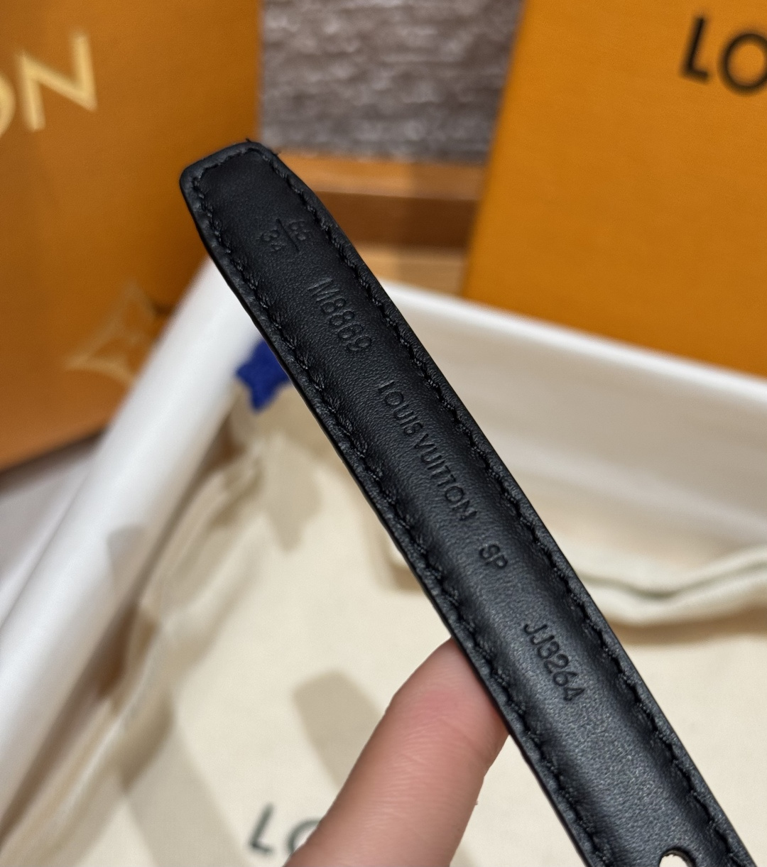 루이비통 15mm 리버시블 모노그램 벨트 상세 이미지 8