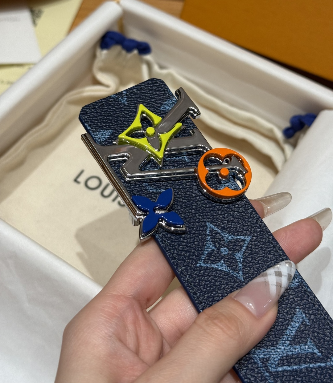 루이비통 이니셜 리버시블 40mm 벨트 상세 이미지 6