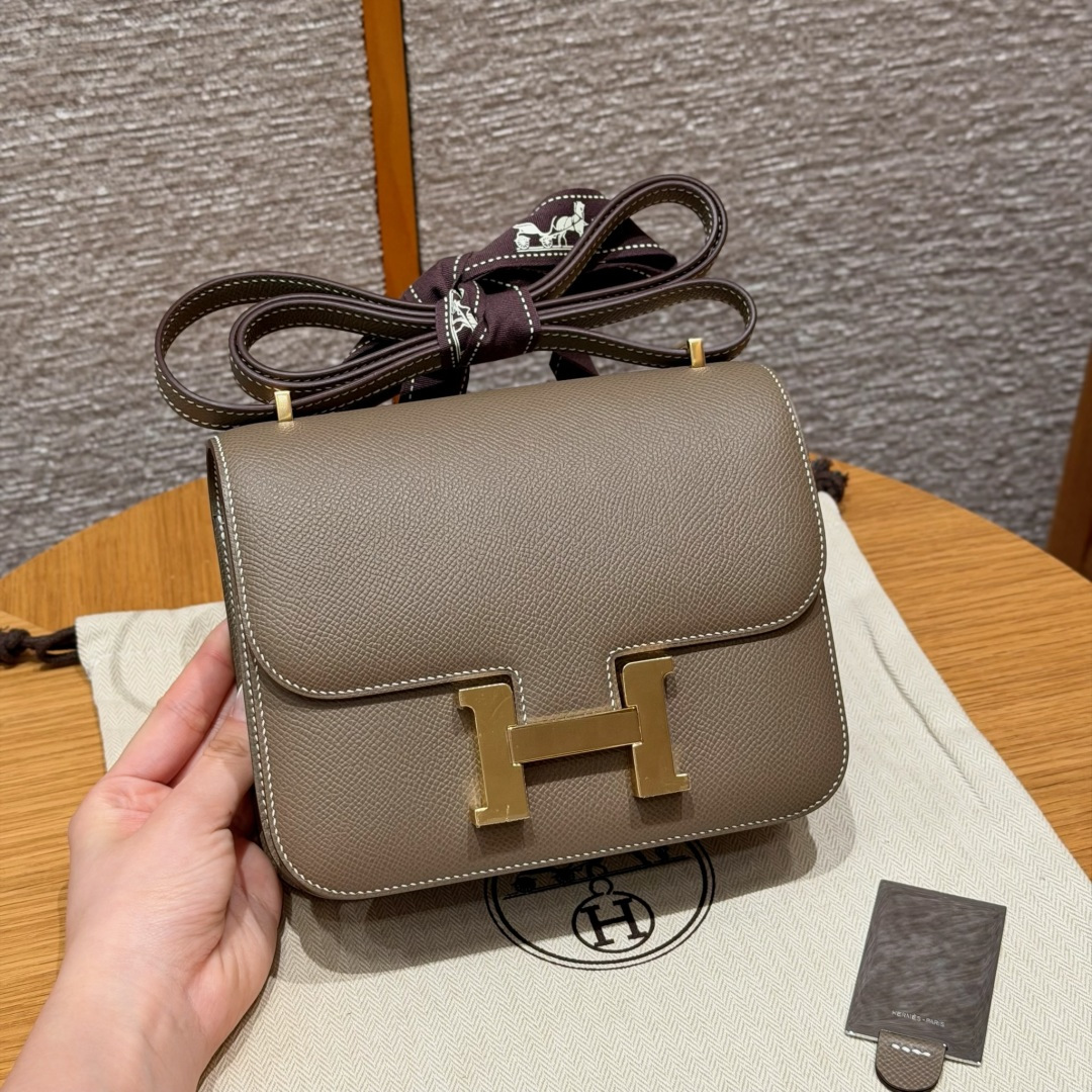 Hermès Constance