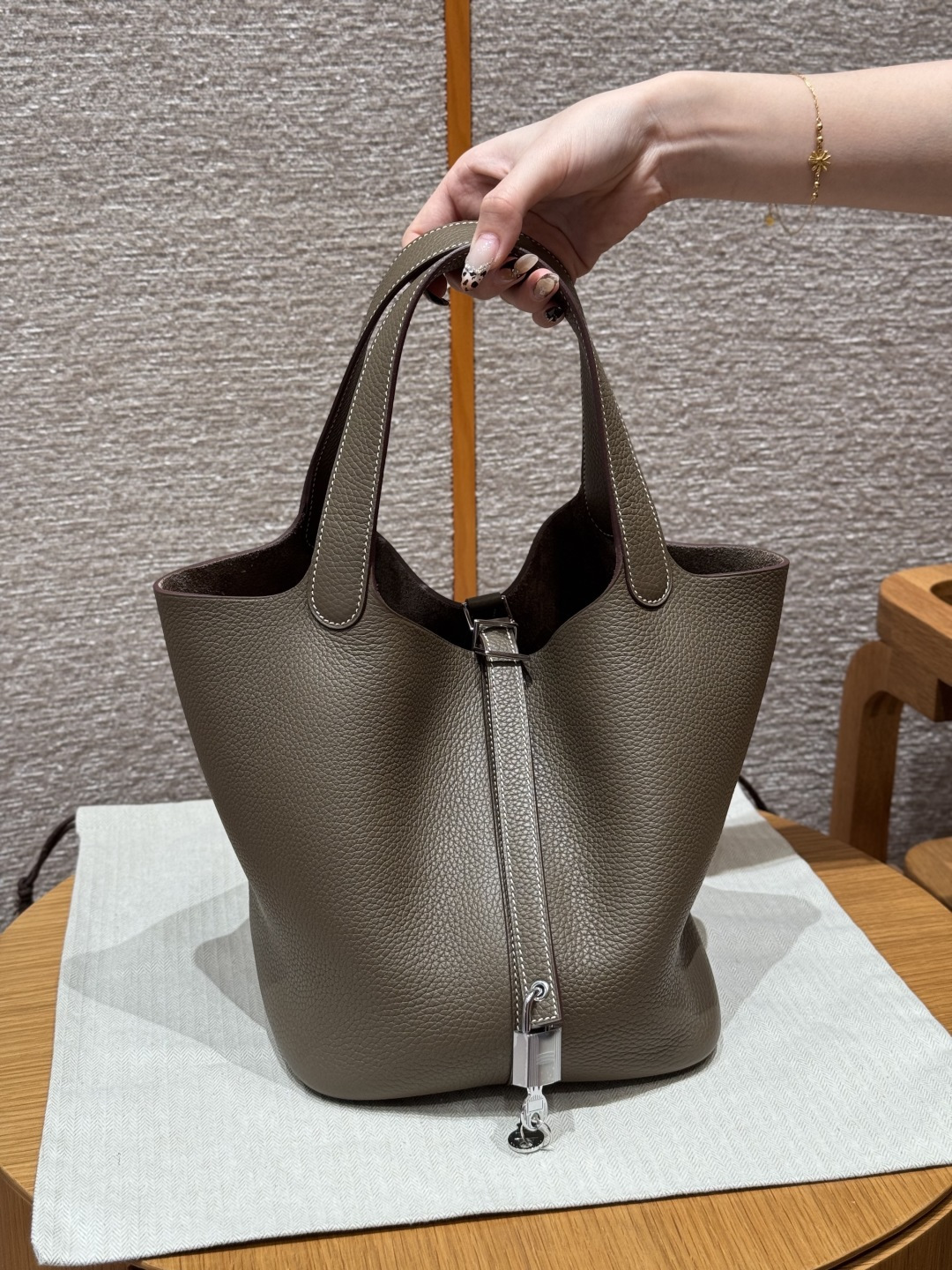 Hermès 22cm (Etoupe)