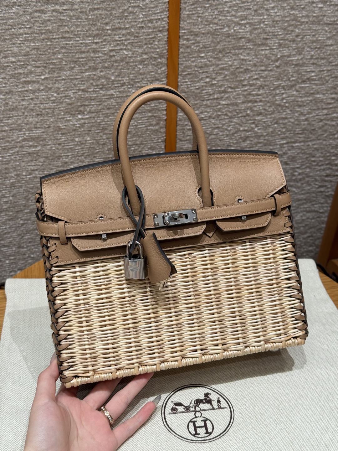 Hermès 25cm (chai)