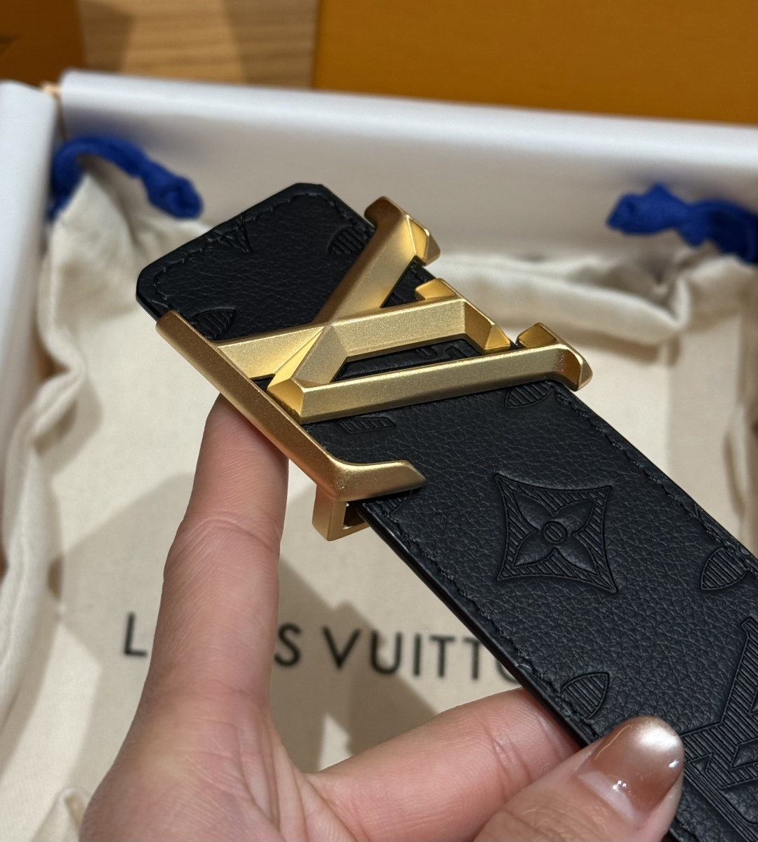 루이비통 피라미드 40mm 리버시블 벨트 상세 이미지 6