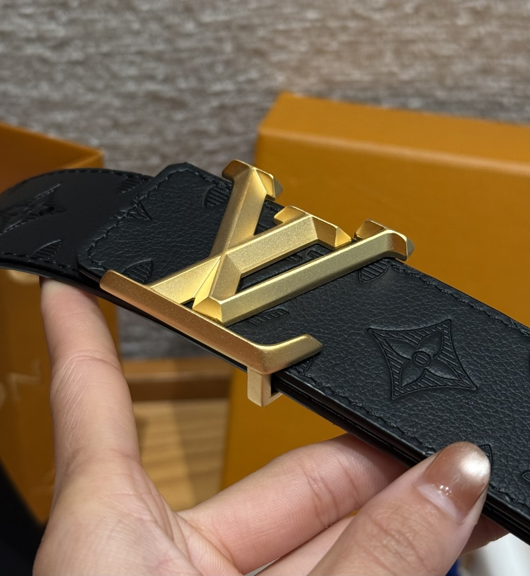 루이비통 피라미드 40mm 리버시블 벨트 상세 이미지 10