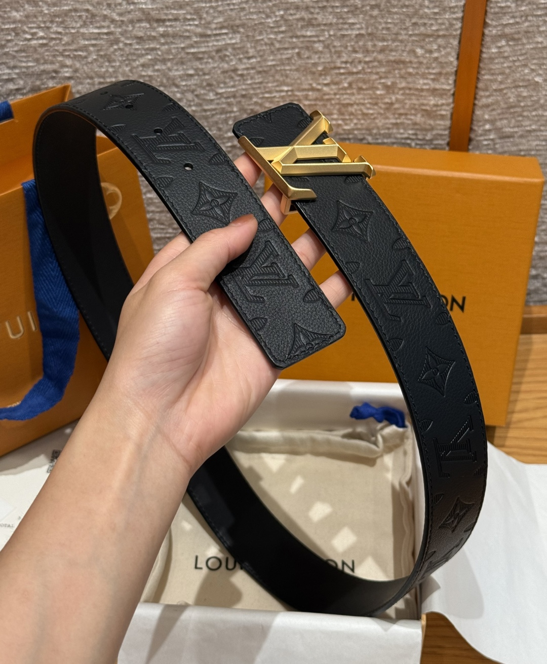 루이비통 피라미드 40mm 리버시블 벨트 상세 이미지 4
