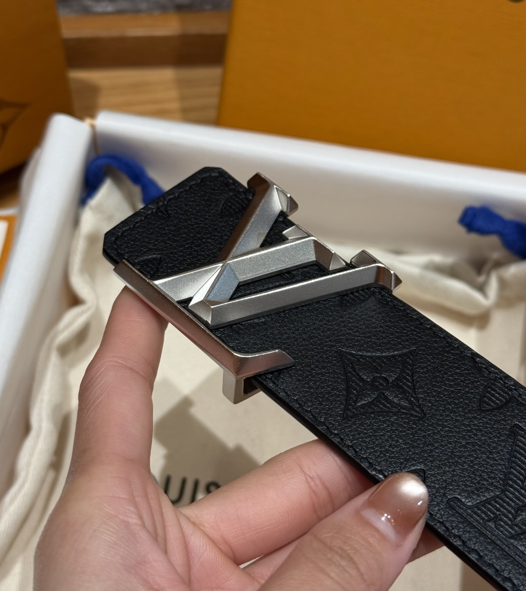 루이비통 피라미드 40mm 리버시블 벨트 상세 이미지 5