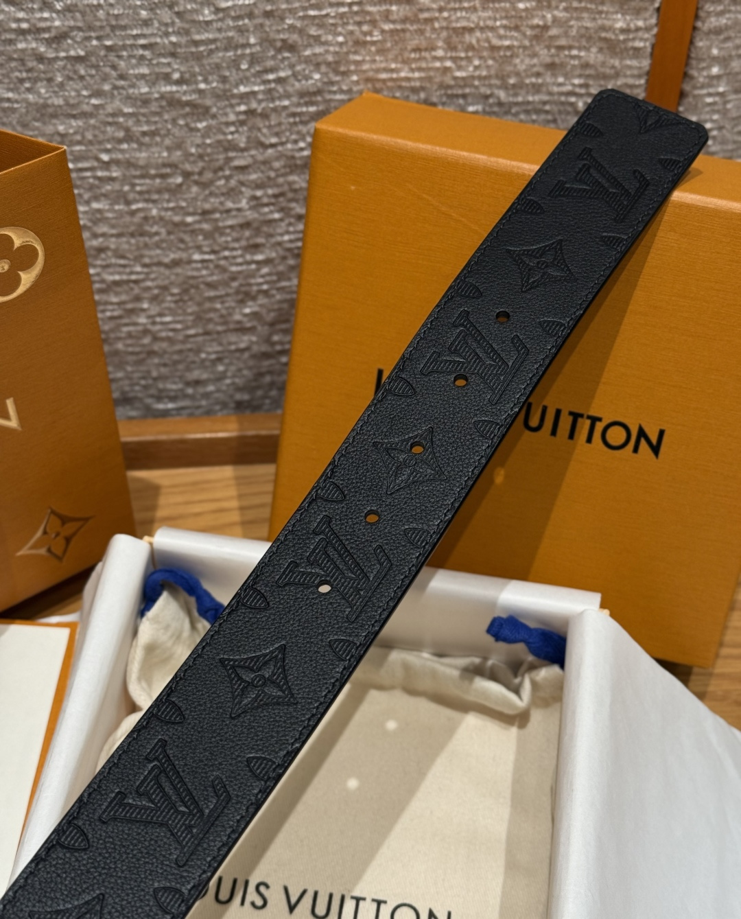 루이비통 피라미드 40mm 리버시블 벨트 상세 이미지 6