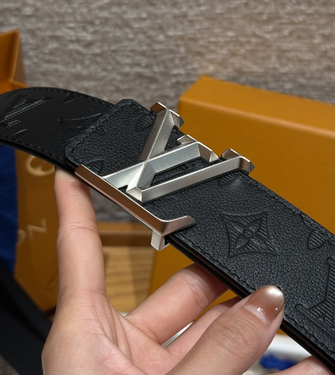 루이비통 피라미드 40mm 리버시블 벨트 상세 이미지 9