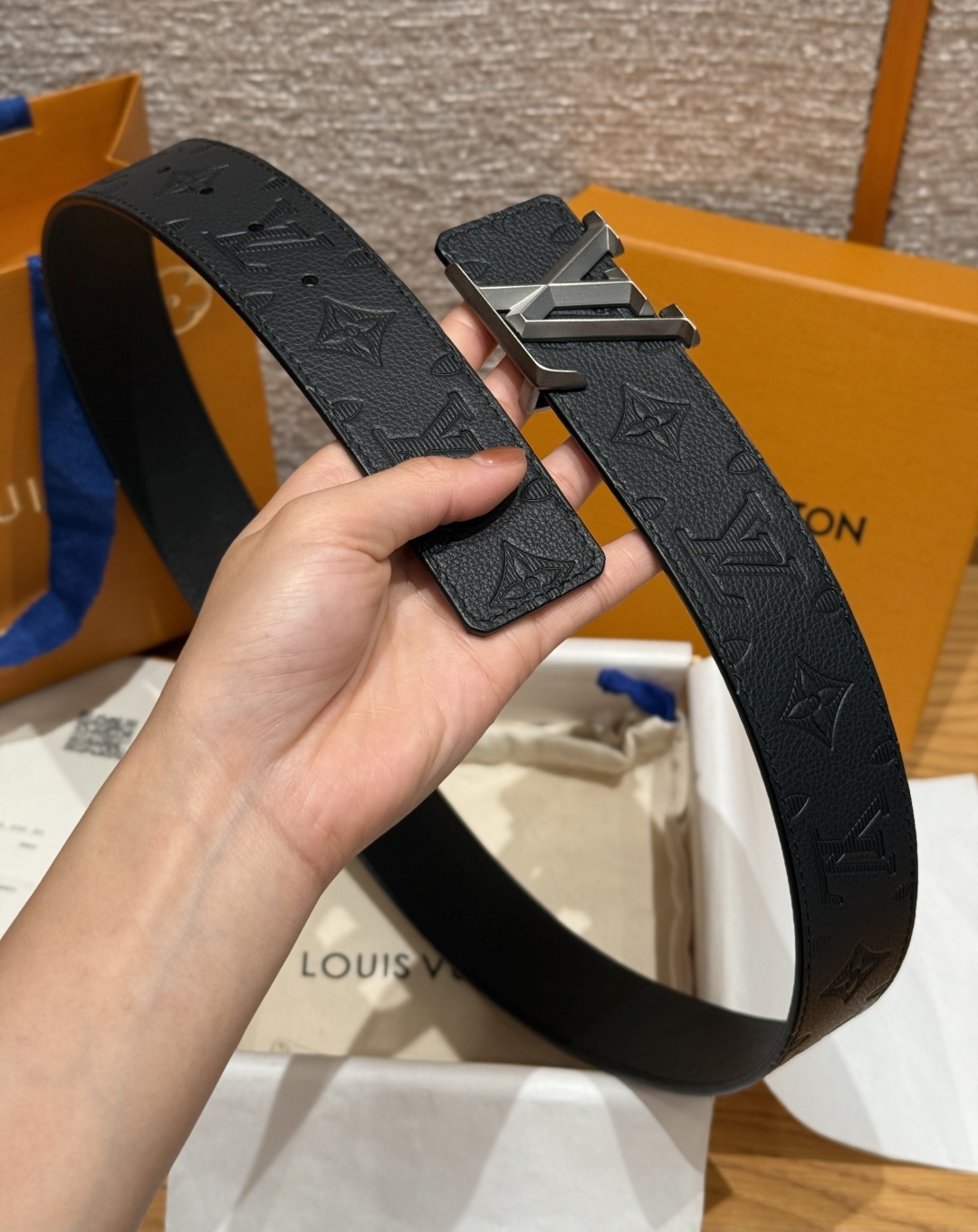 루이비통 피라미드 40mm 리버서블 벨트 상세 이미지 3