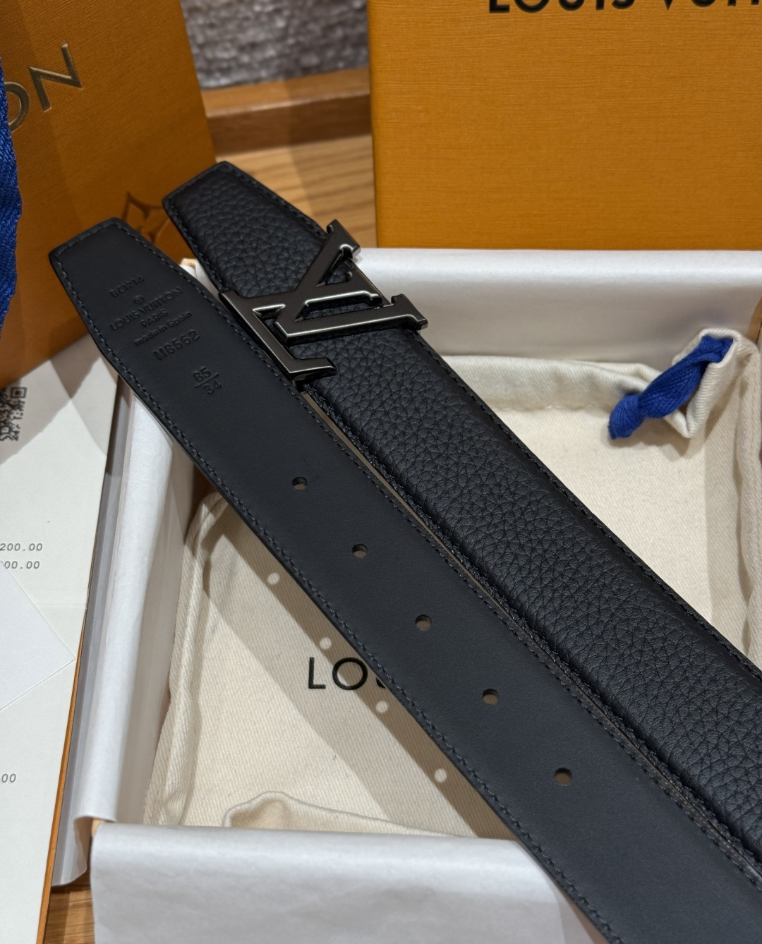 루이비통 이니셜 40mm 리버시블 가죽 벨트 상세 이미지 4