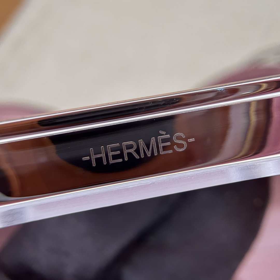 Hermès Constance 19cm (Rose Sakura)