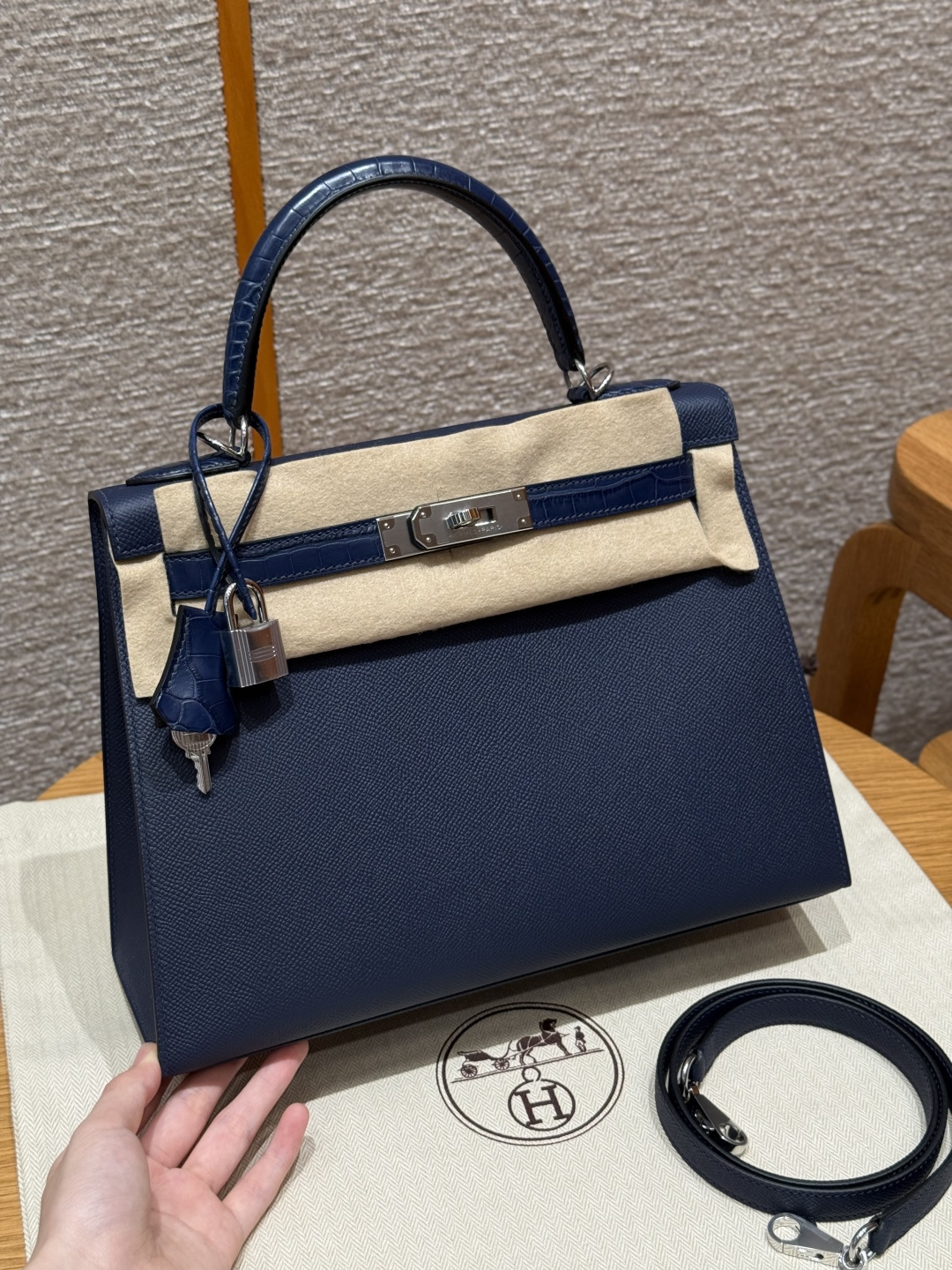 Hermès Kelly 28cm (Blue saphir)