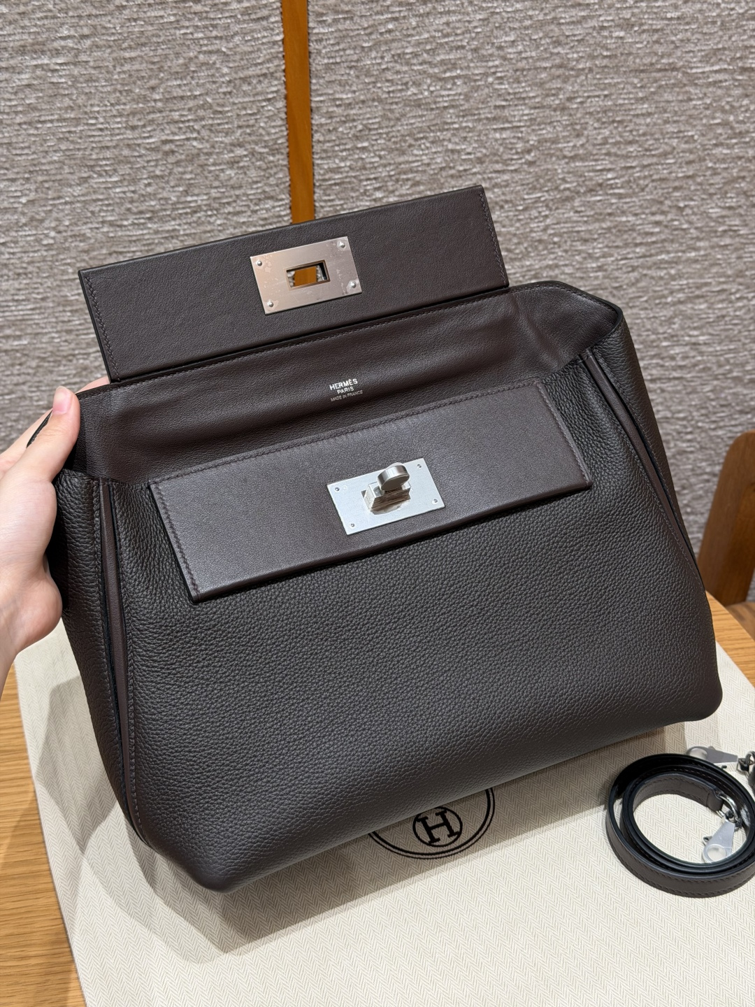 Hermès Kelly2424 29cm (Chocolate)