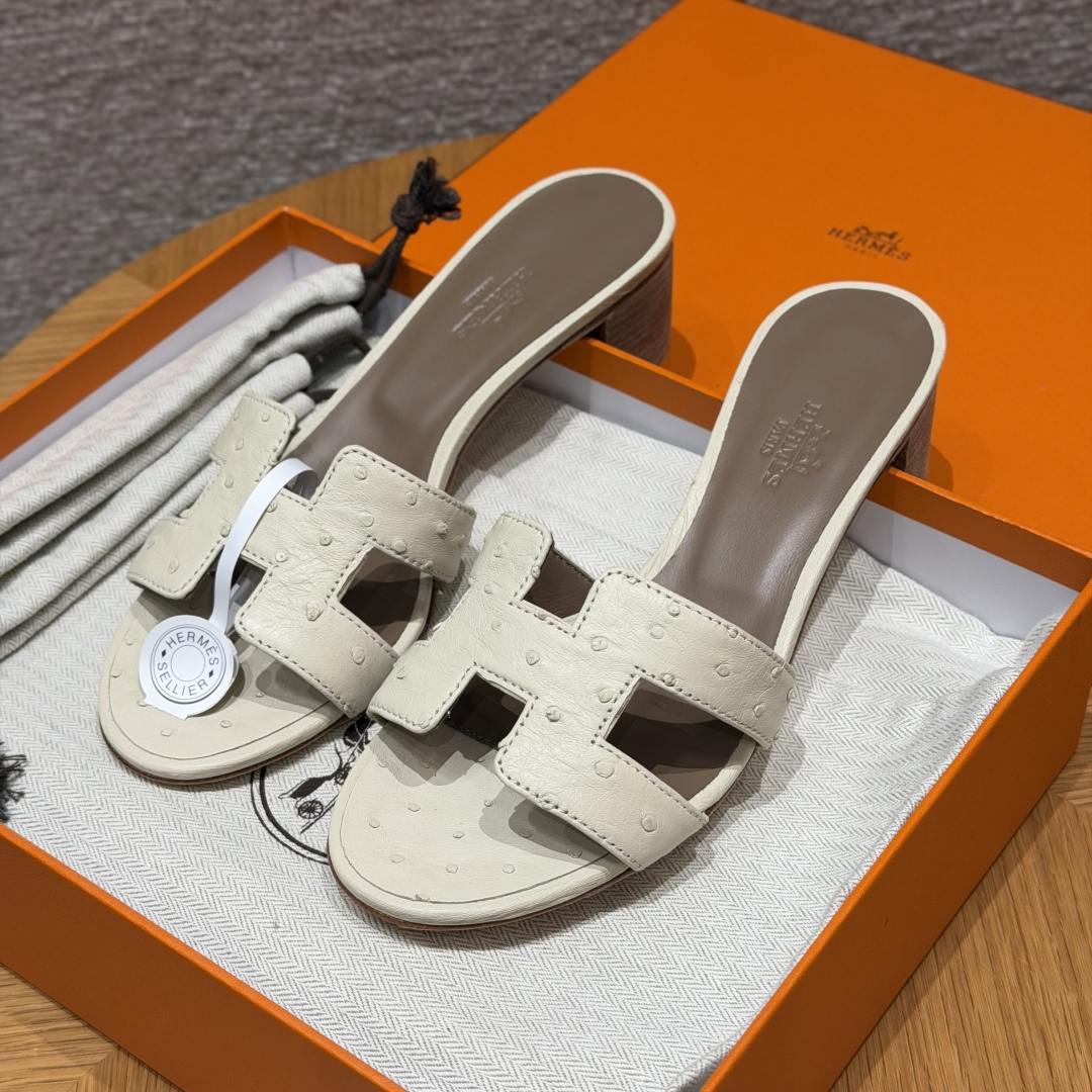 HERMES 🐦 Oasis Epsom Sandales, Sandales à une bride, Femme, Printemps-Automne, Classique et tendance, Cuir d'autruche, Cuir rare