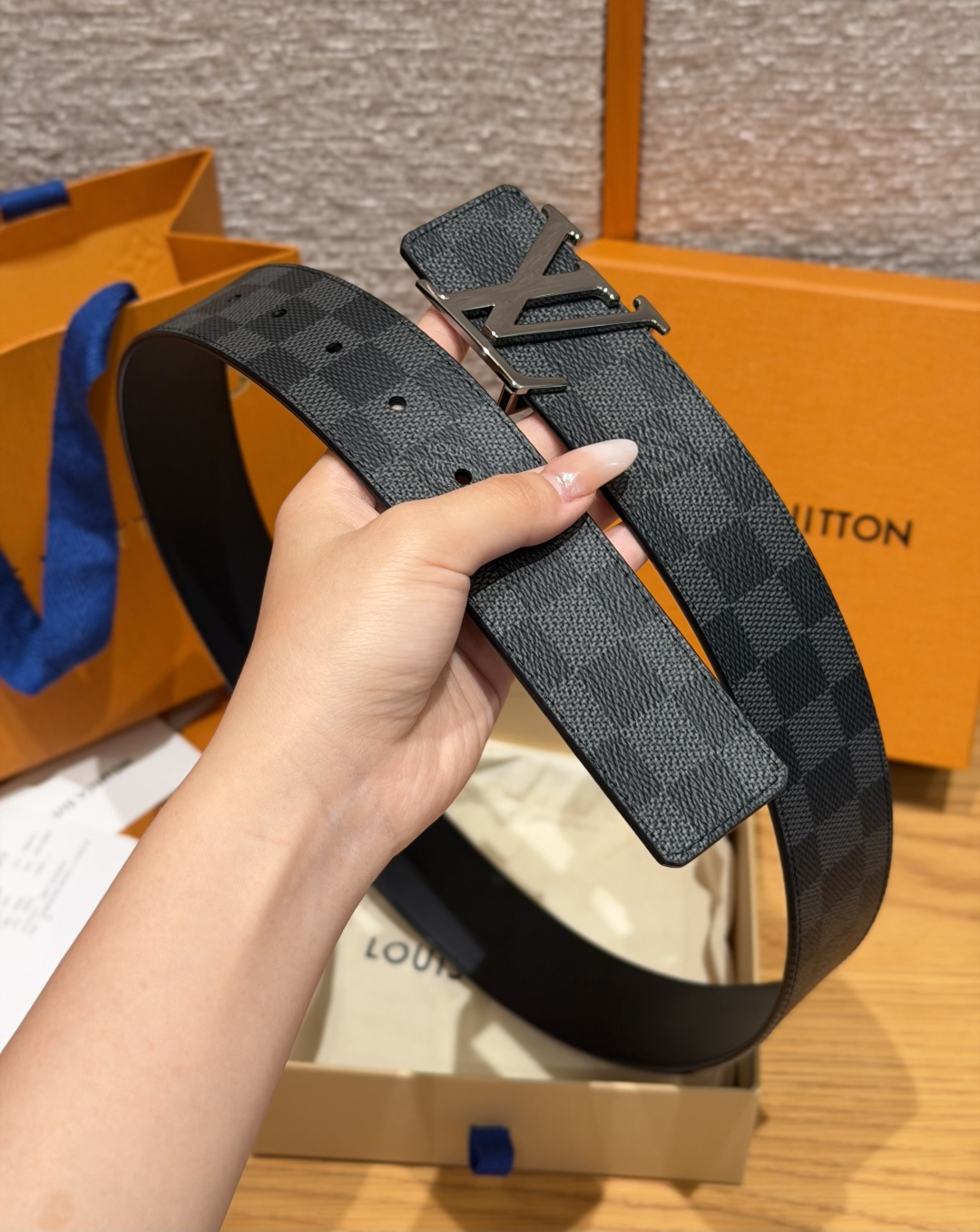루이비통 이니셜 40mm 리버시블 벨트 상세 이미지 3