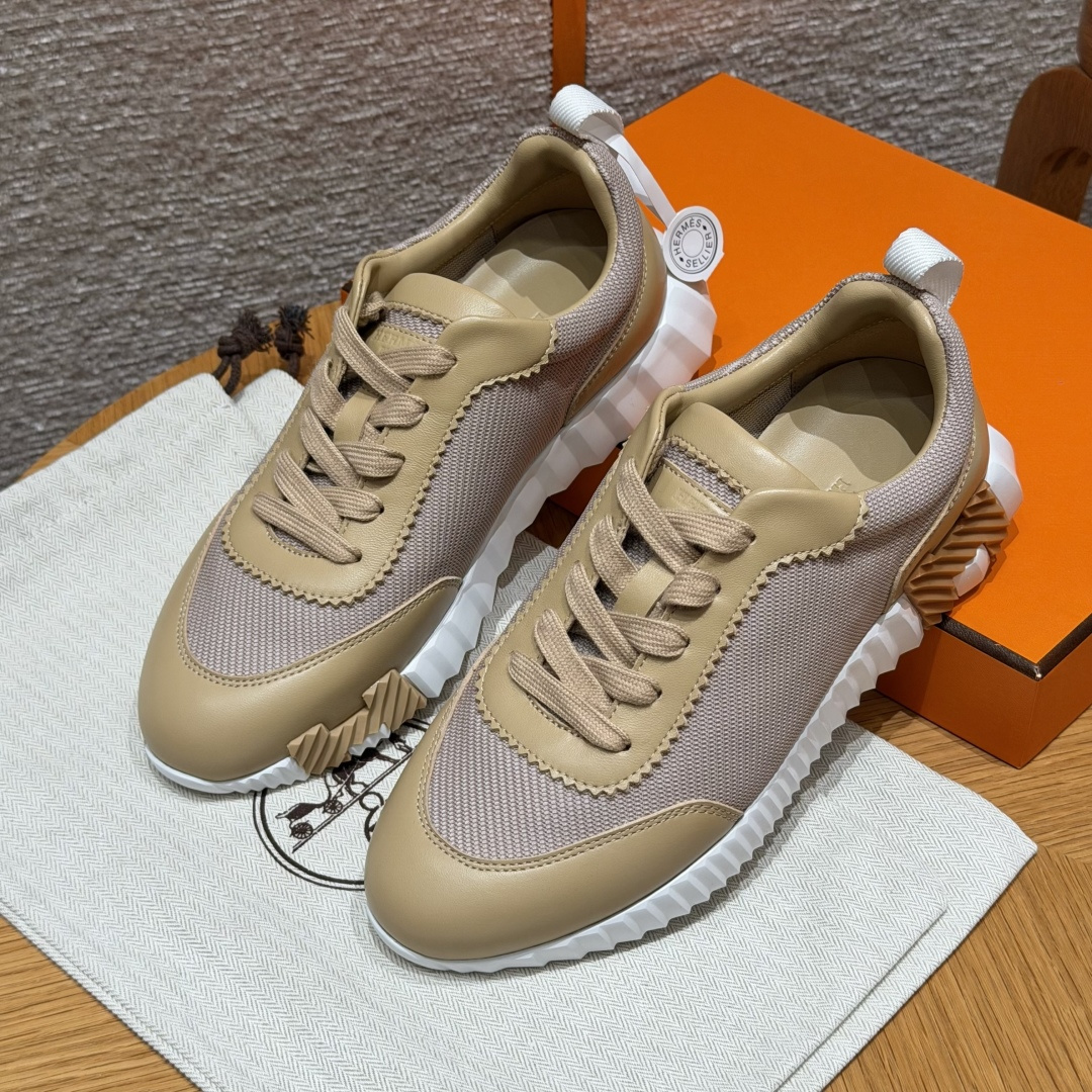 Hermes Bouncing klassiek model volledig vernieuwd damesmodel  klein kalfsleer en suède geitenleer sportschoenen