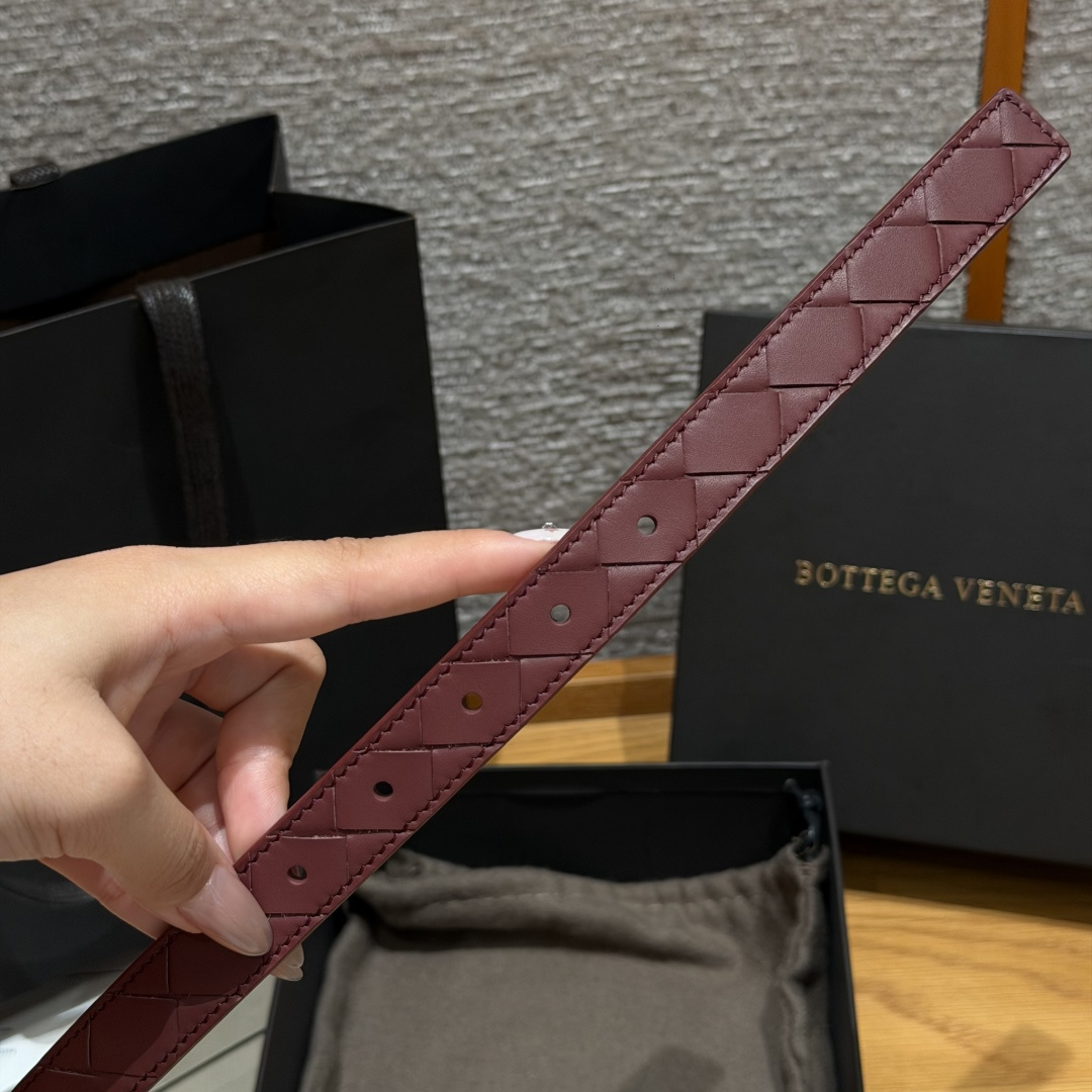 보테가베네타 인트레차토 실키 카프스킨 벨트 상세 이미지 7