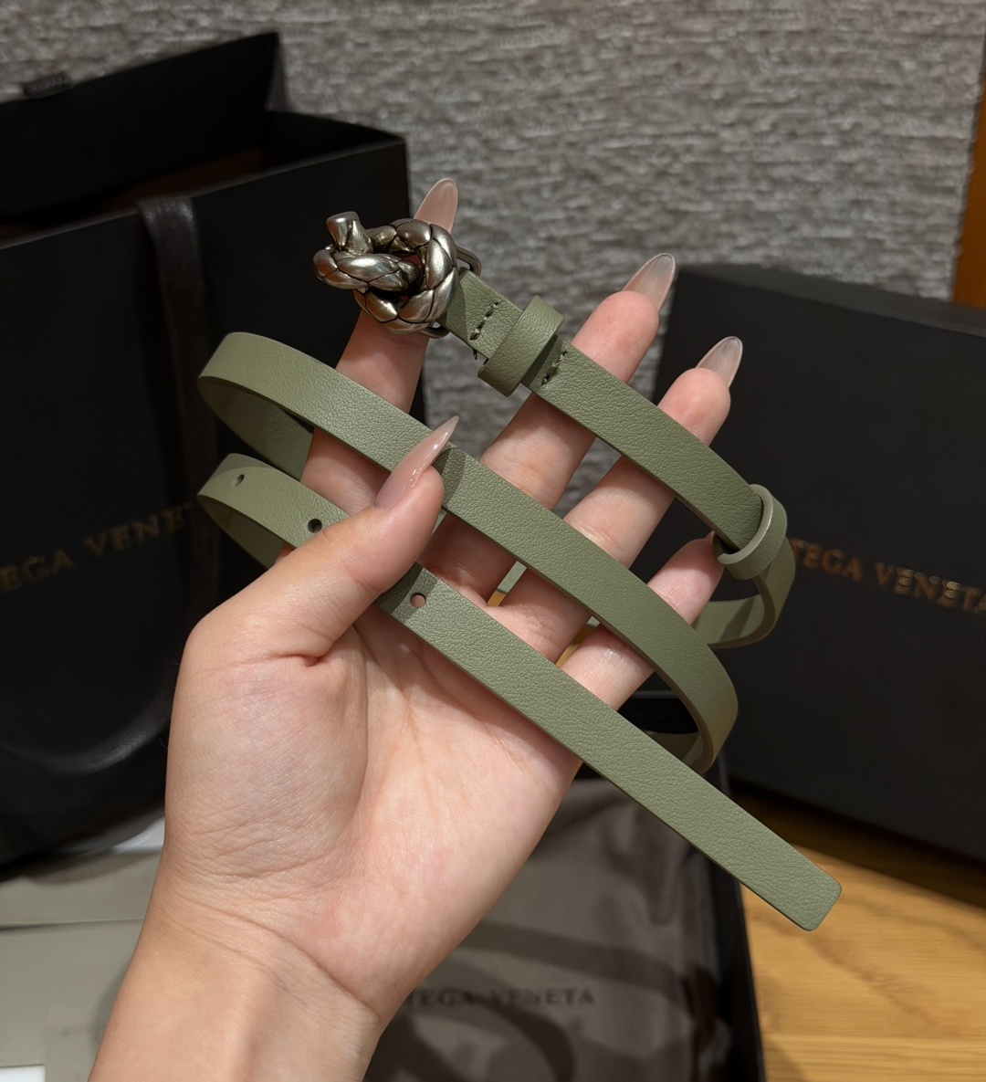 보테가베네타 슬림 소가죽 벨트 상세 이미지 3