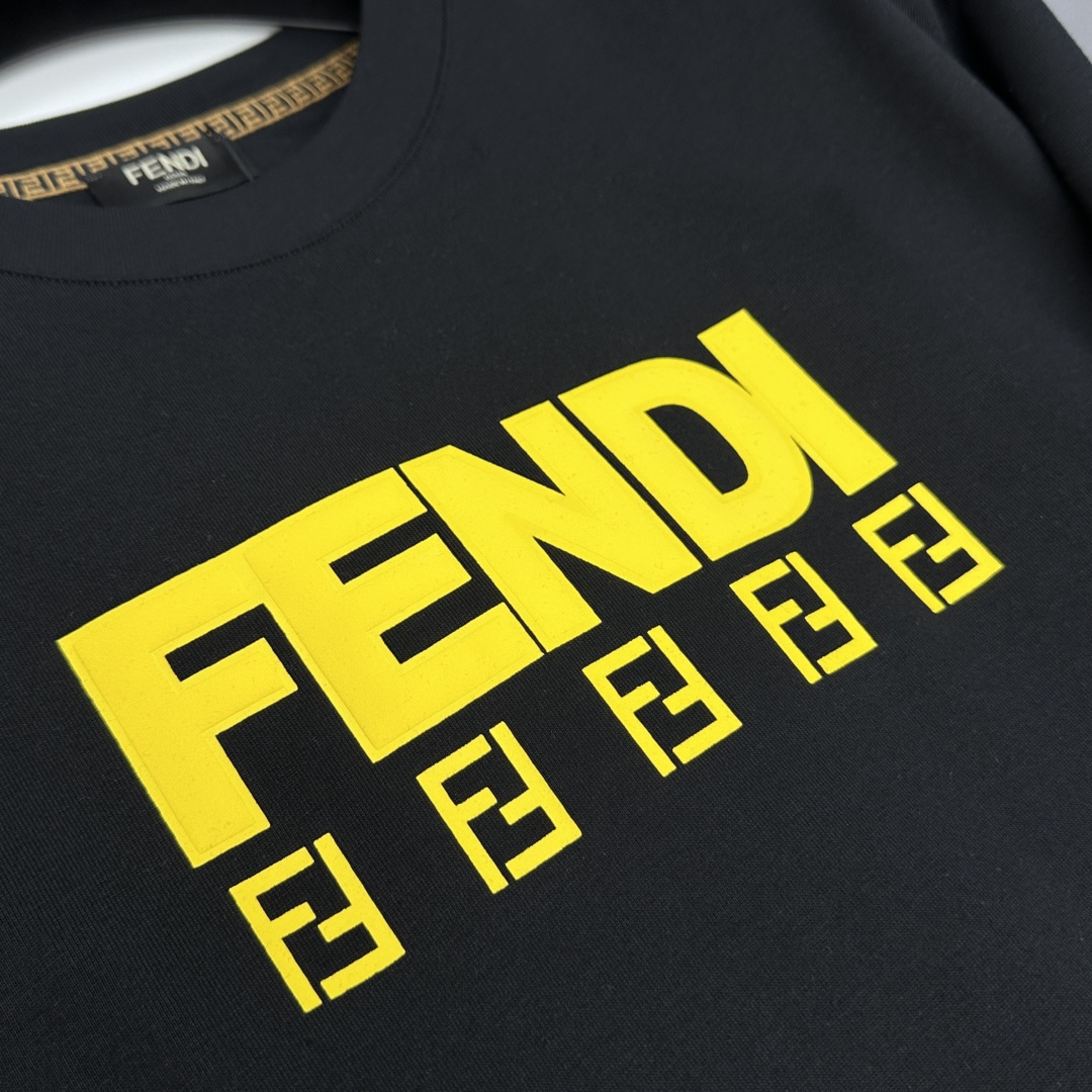 🆕Fendi芬迪 2026春夏新款短袖 官网同款T恤 双纱纯棉面料 多元化搭配 是眼下时尚前沿的创新趋势