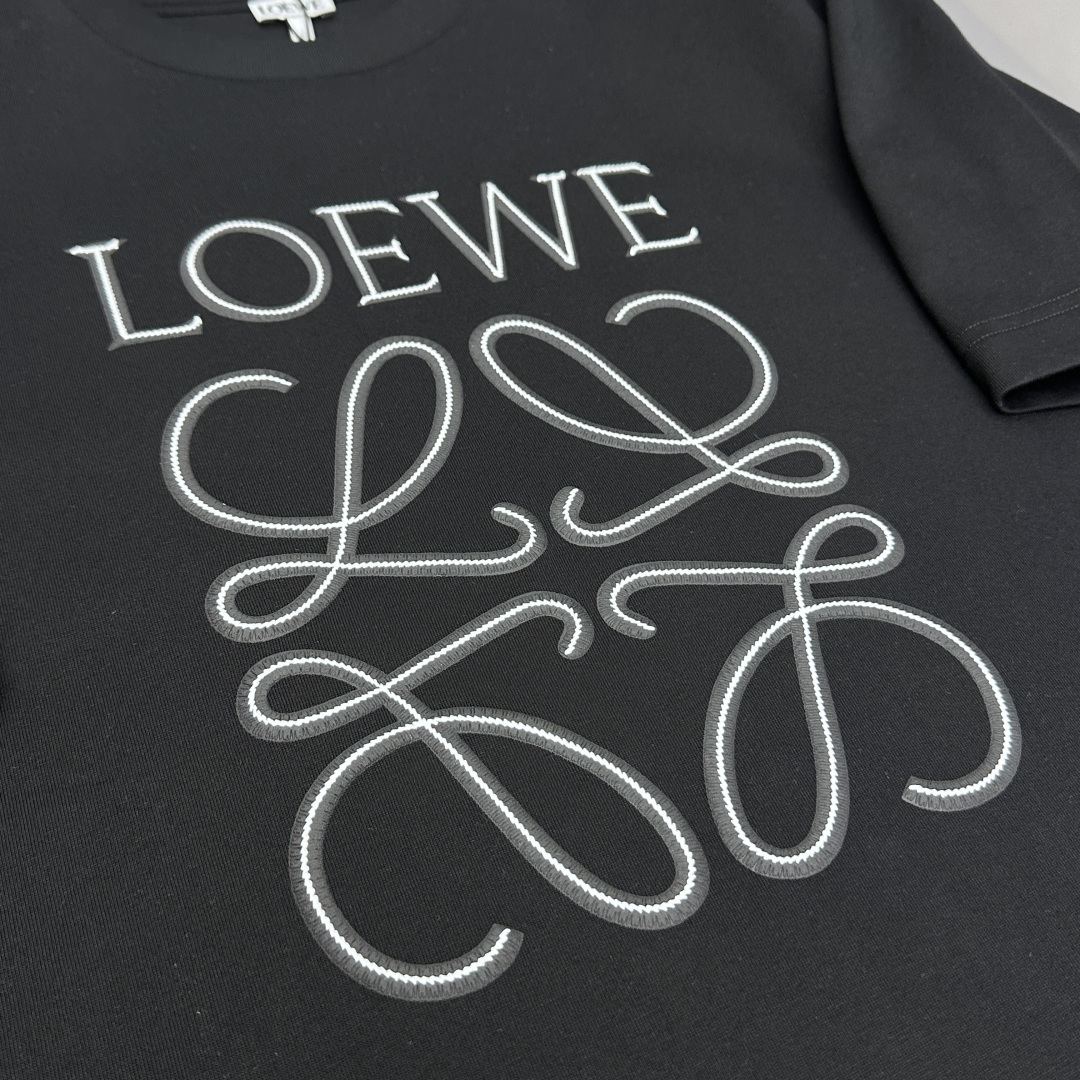 🆕LOEWE罗意威 2026春夏新款短袖 官网同款T恤 双纱纯棉面料 多元化搭配 是眼下时尚前沿的创新趋