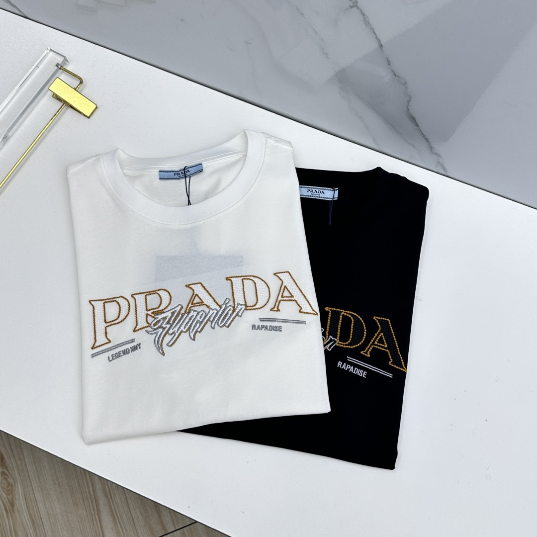 🆕Prada普拉达 2026春夏新款短袖 官网同款T恤 双纱纯棉面料 多元化搭配 是眼下时尚前沿的创新趋