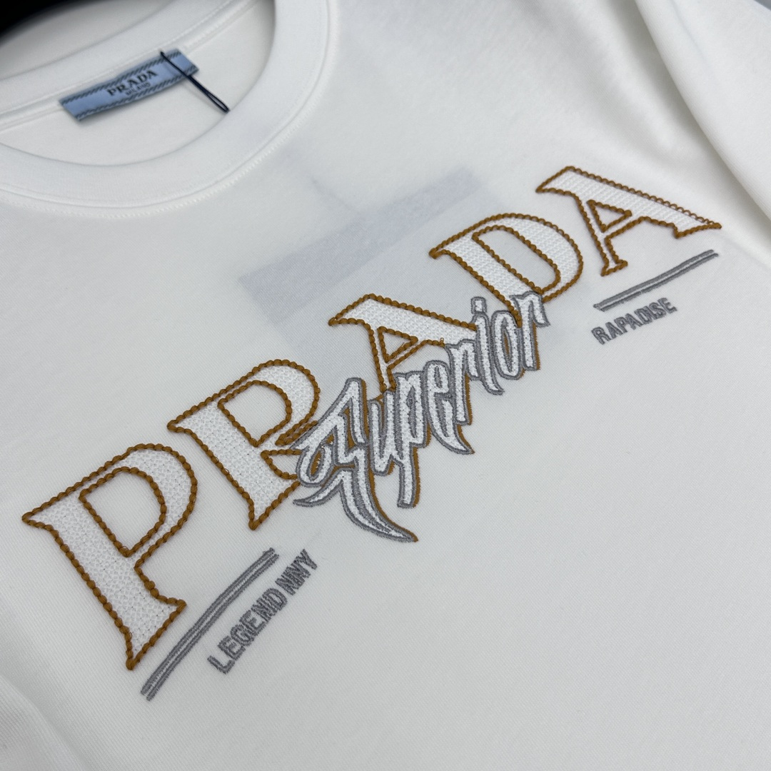 🆕Prada普拉达 2026春夏新款短袖 官网同款T恤 双纱纯棉面料 多元化搭配 是眼下时尚前沿的创新趋