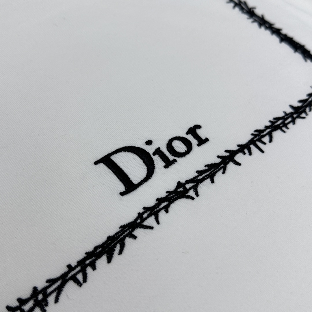 🆕Dior迪奥 2026春夏新款短袖 官网同款T恤 进口云朵棉面料 多元化搭配 是眼下时尚前沿的创新趋势