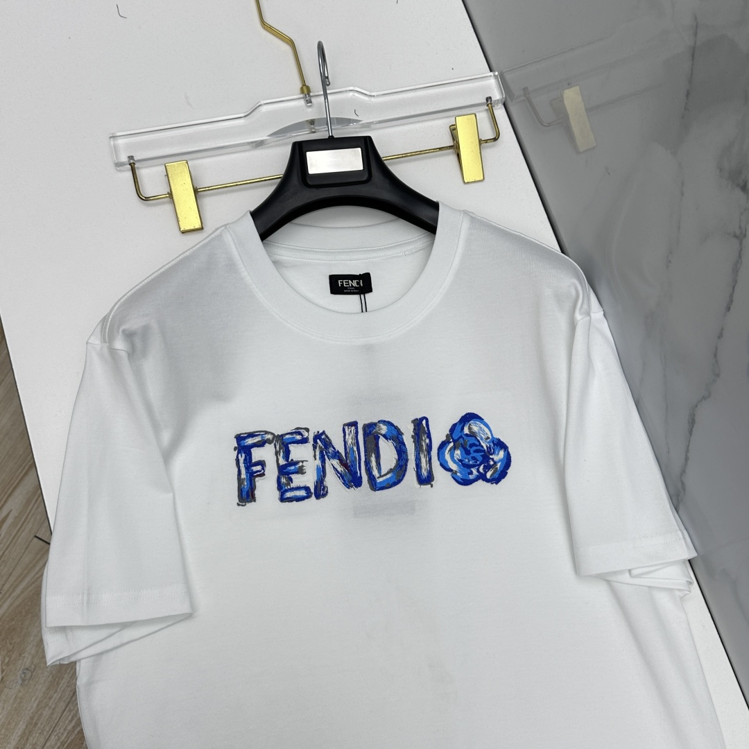 🆕Fendi芬迪 2026春夏新款短袖 官网同款T恤 进口云朵棉面料 多元化搭配 是眼下时尚前沿的创新趋