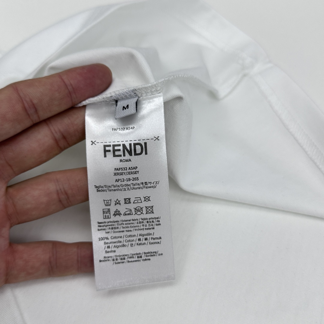 🆕Fendi芬迪 2026春夏新款短袖 官网同款T恤 进口云朵棉面料 多元化搭配 是眼下时尚前沿的创新趋