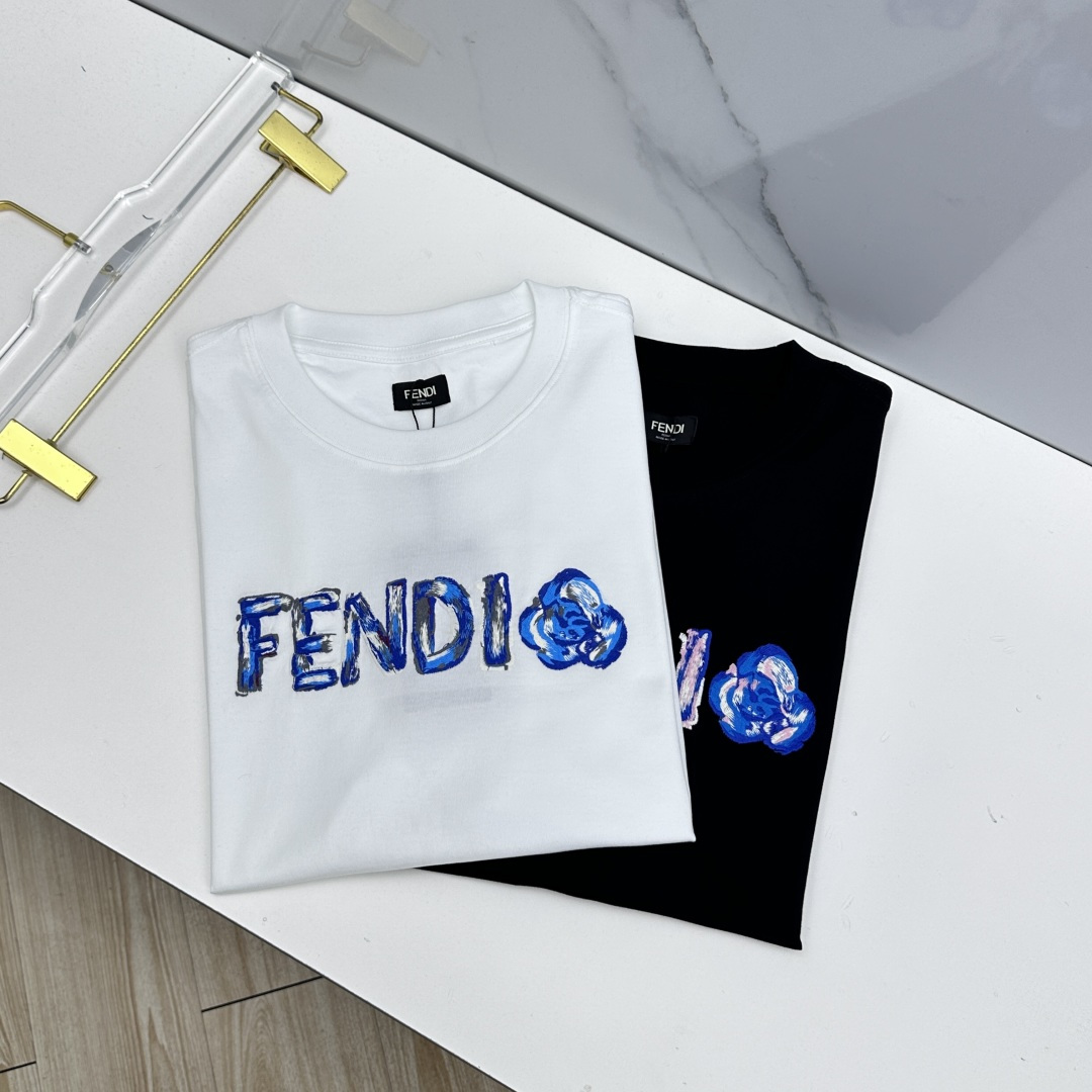 🆕Fendi芬迪 2026春夏新款短袖 官网同款T恤 进口云朵棉面料 多元化搭配 是眼下时尚前沿的创新趋